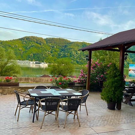 Pensiunea Deian-Clisura Dunarii Moldova Noua Exteriér fotografie