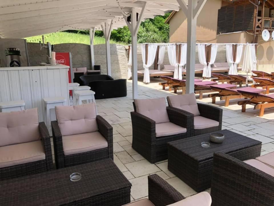 Pensiunea Deian-Clisura Dunarii Moldova Noua Exteriér fotografie